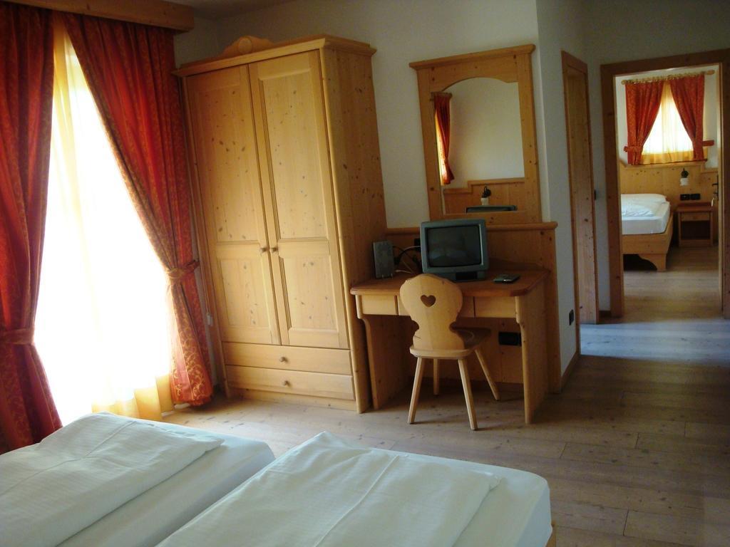 Bed and Breakfast Agritur Cornasest Breguzzo Camera foto
