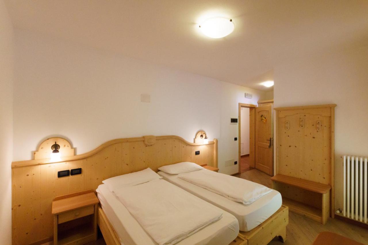 Bed and Breakfast Agritur Cornasest Breguzzo Esterno foto